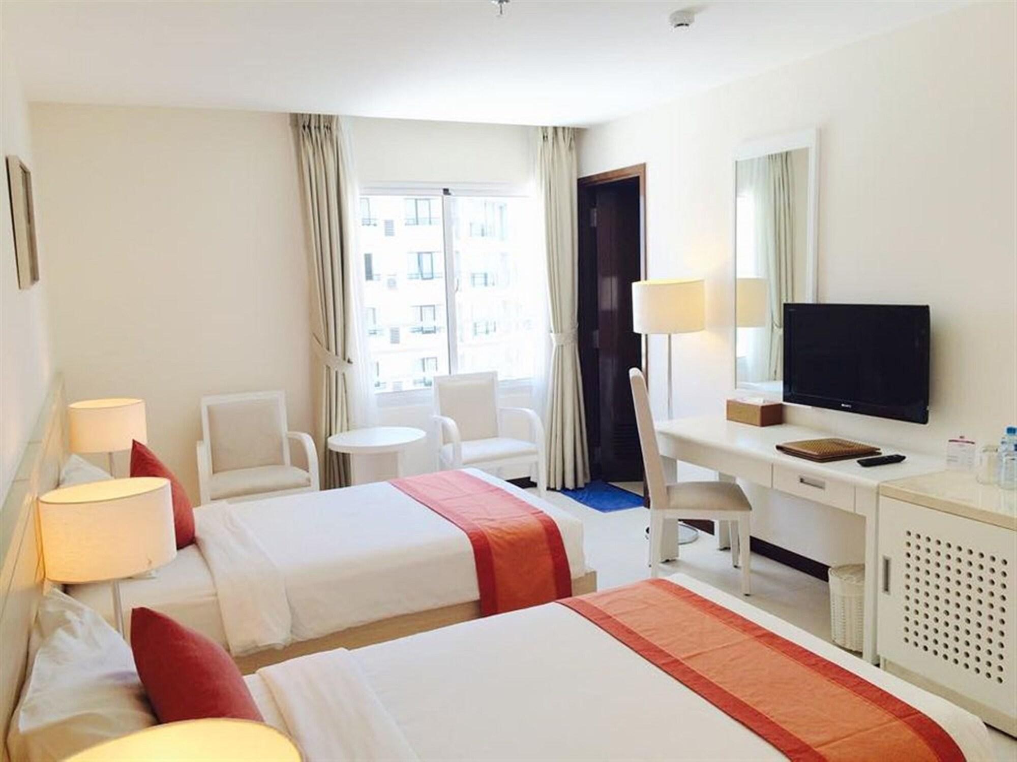 Nhi Phi Hotel Nha Trang Buitenkant foto