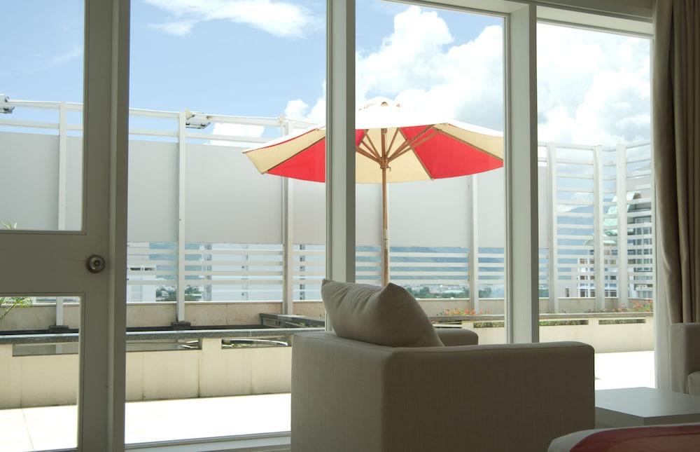 Nhi Phi Hotel Nha Trang Buitenkant foto