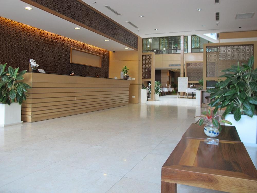 Nhi Phi Hotel Nha Trang Buitenkant foto