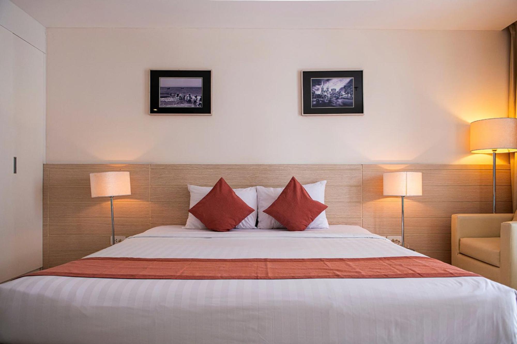 Nhi Phi Hotel Nha Trang Buitenkant foto