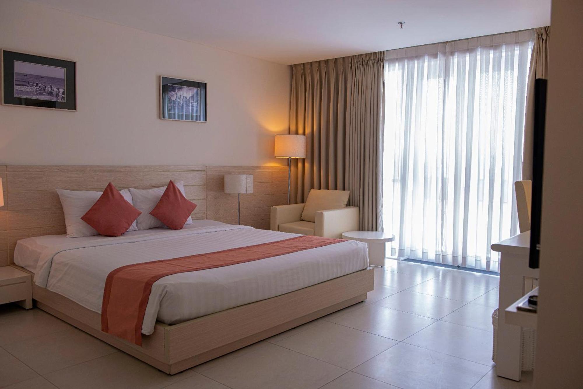 Nhi Phi Hotel Nha Trang Buitenkant foto