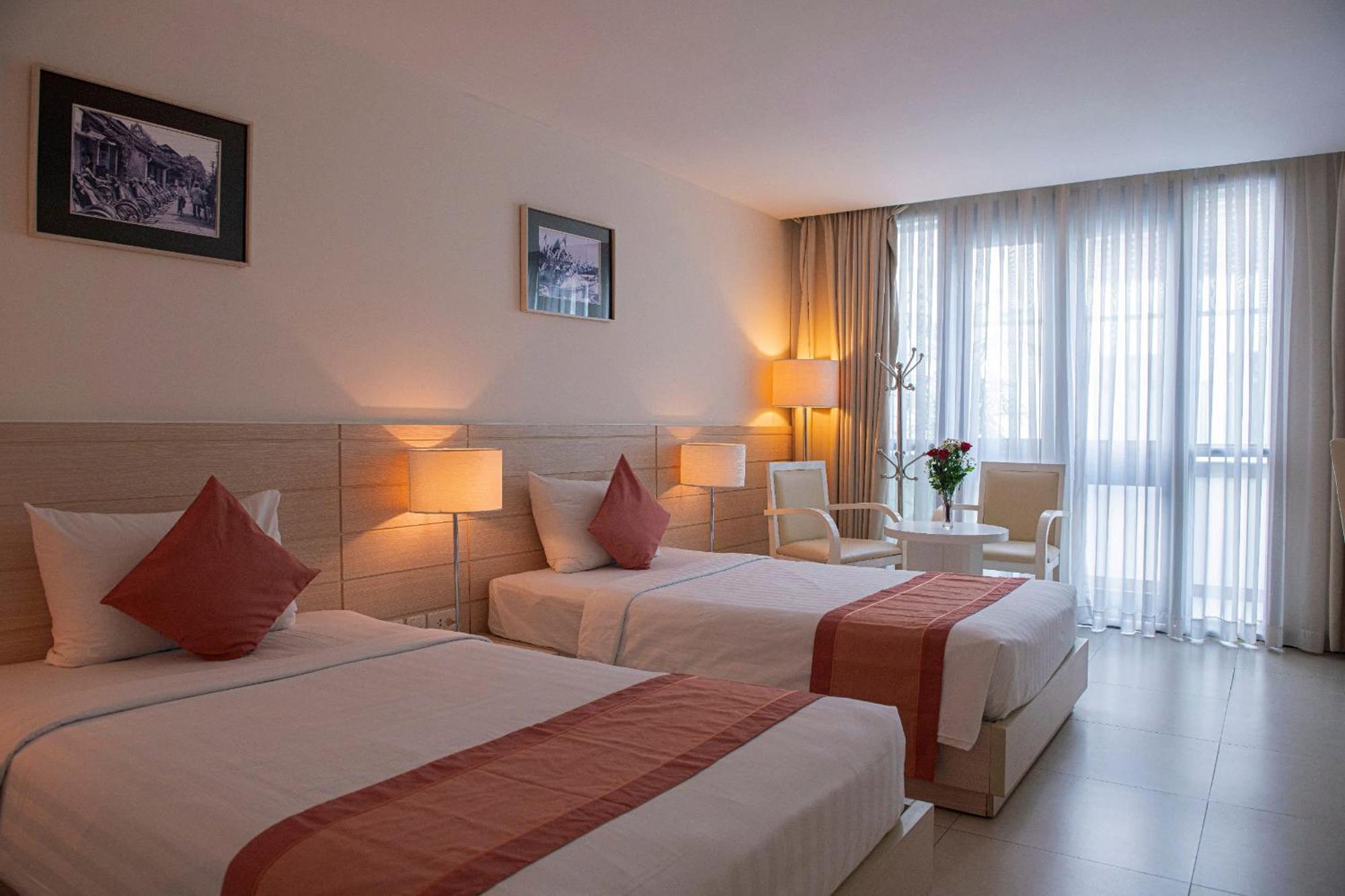Nhi Phi Hotel Nha Trang Buitenkant foto