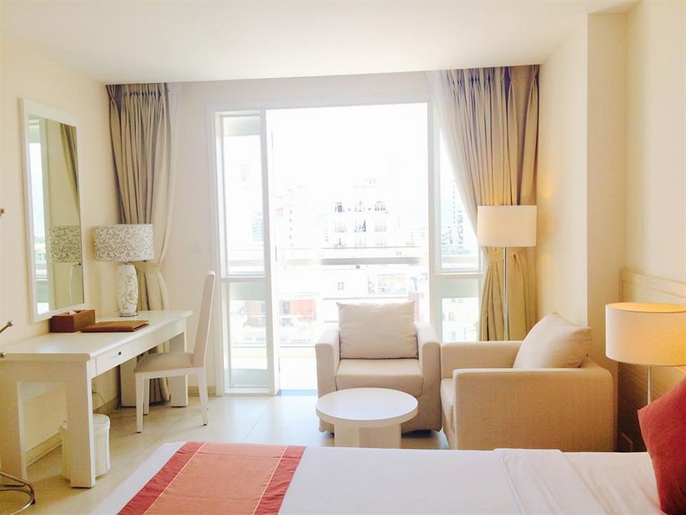 Nhi Phi Hotel Nha Trang Buitenkant foto